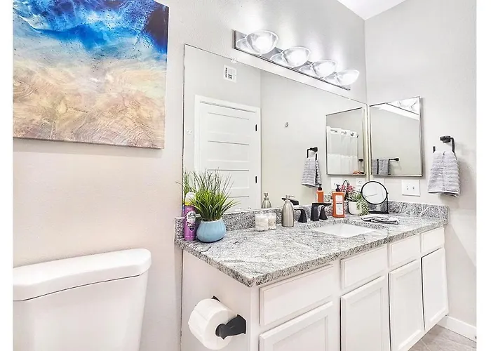 Desert Oasis 2bd 2ba Gated With Pool & Gym Phoenix