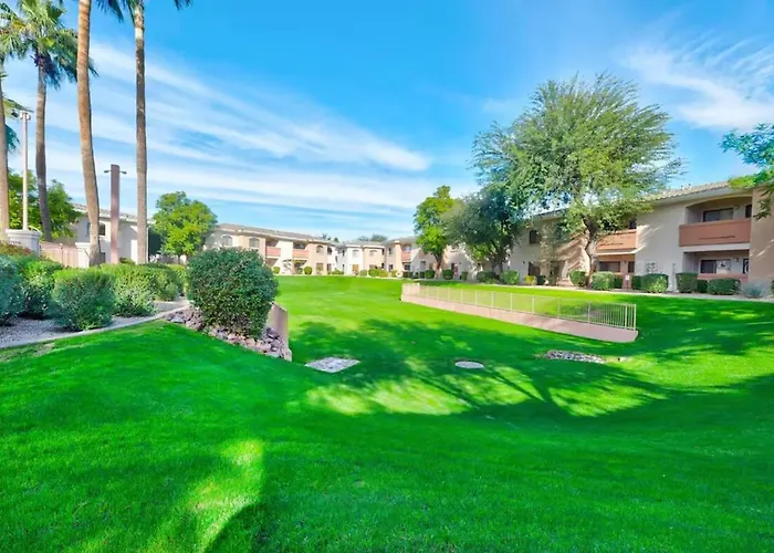 Apartment Desert Oasis 2bd 2ba Gated With Pool & Gym *
