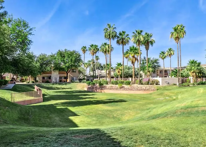 Desert Oasis 2bd 2ba Gated With Pool & Gym Apartment