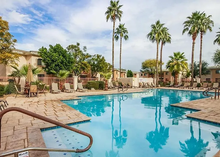 Desert Oasis 2bd 2ba Gated With Pool & Gym * Phoenix