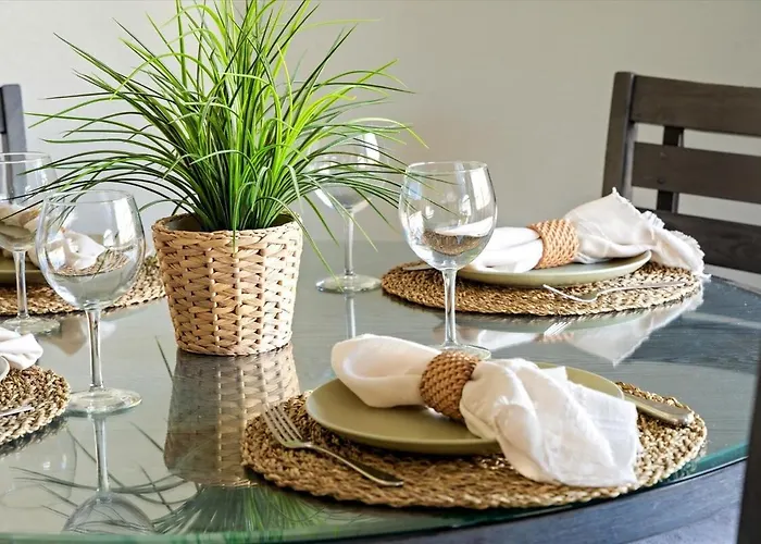 Apartment Desert Oasis 2bd 2ba Gated With Pool & Gym