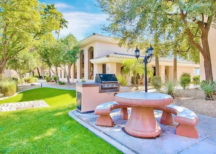 Desert Oasis 2bd 2ba Gated With Pool & Gym Apartment