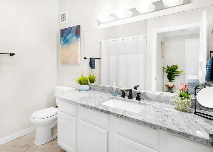Desert Oasis 2bd 2ba Gated With Pool & Gym * Phoenix